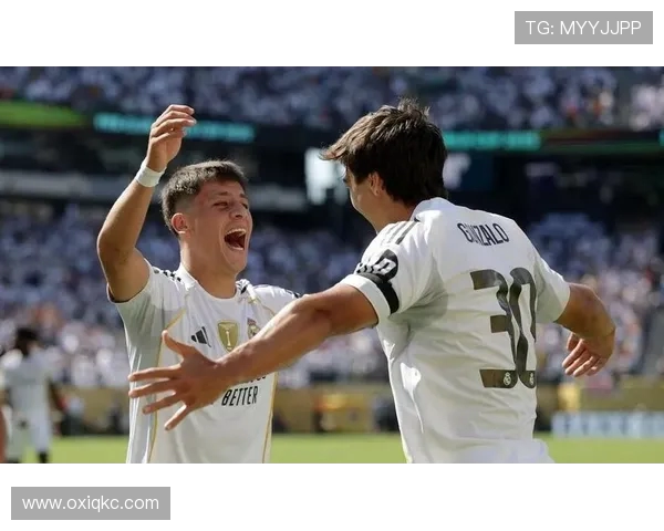 阿隆索称居莱尔比赛投入度高让我想起维尔茨未来潜力令人期待